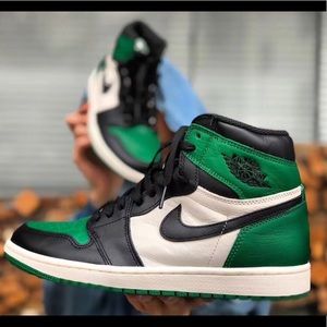 Air Jordan 1 Retro Hi OG Pine Green